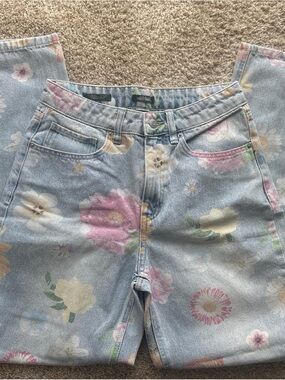 Wild Fable Size 2 Flower Jeans